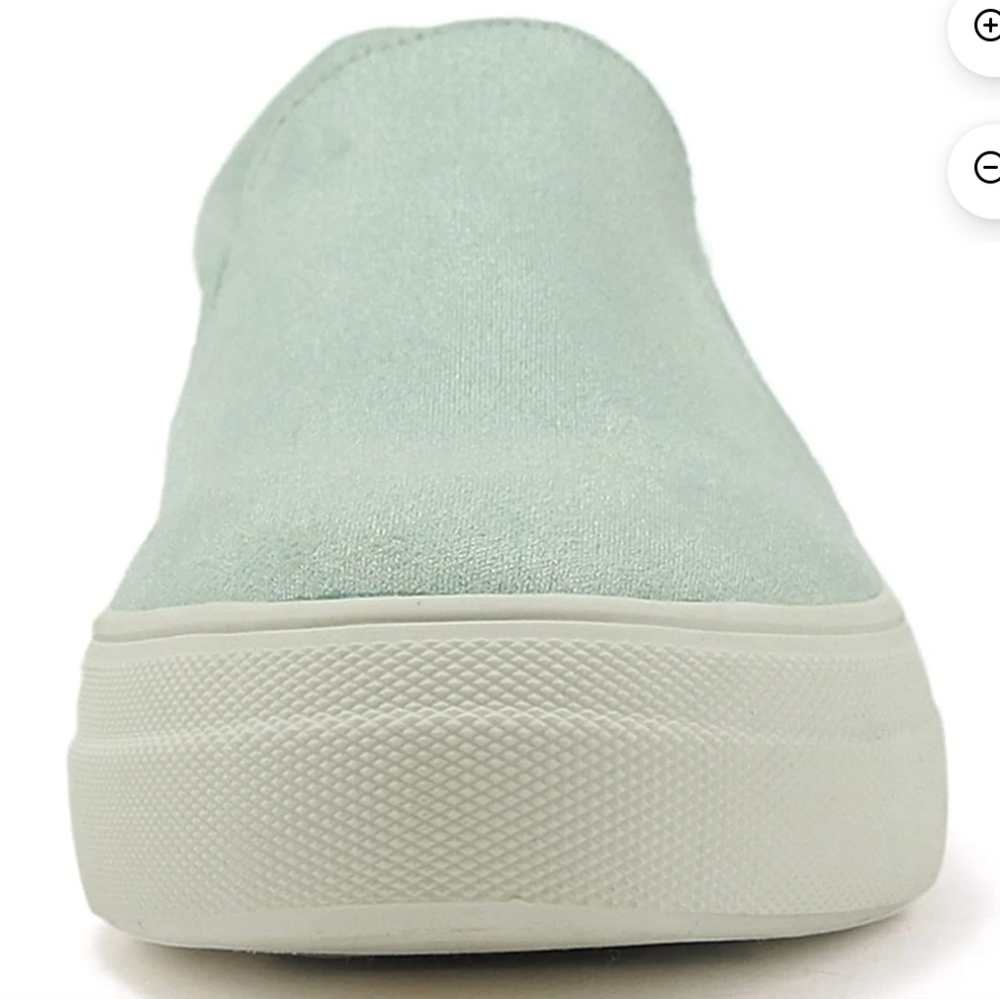NWT/Box Mint Green Women's Slip-On Sneakers - Picture 4 of 8